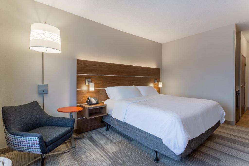 Holiday Inn Express Hotel & Suites Burlington by IHG - 标准特大号床间 - 带无障碍淋浴间