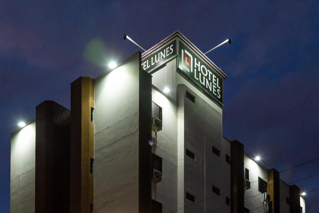  Hotel Lunes