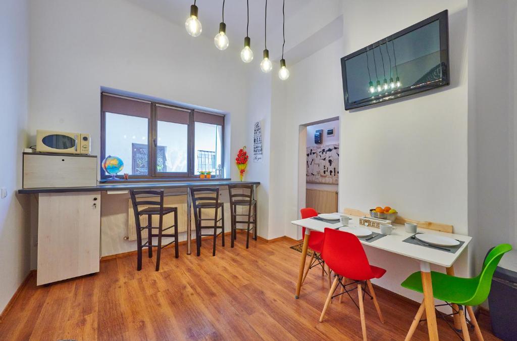 Kuchyň nebo kuchyňský kout v ubytování SECRET boutique Hostel