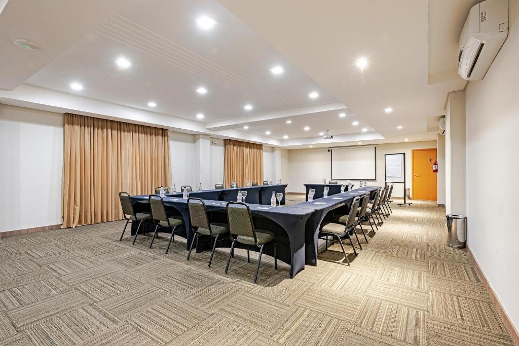 Konferenční prostory v ubytování Slim Curitiba Av das Torres