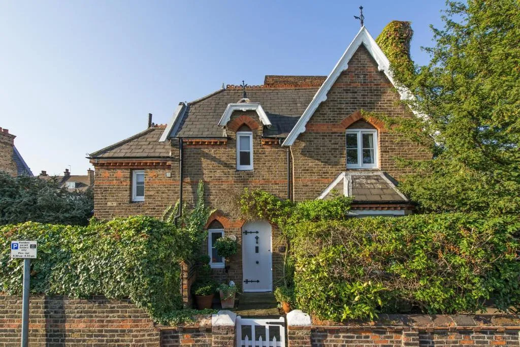 SUPERB cottage in the heart of Wimbledon Village, Londra, Marea Britanie