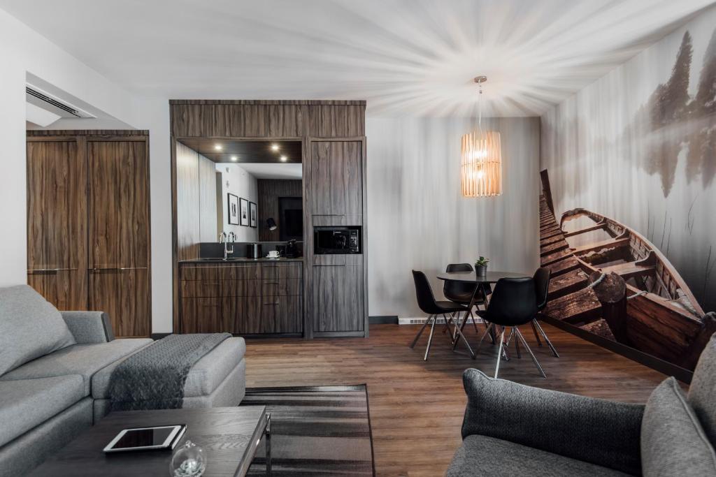 Entourage sur-le-Lac - Loft With Mountain View