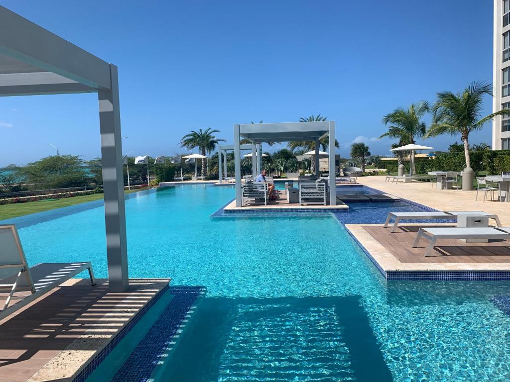 A piscina localizada em Paradise in Aruba ou nos arredores
