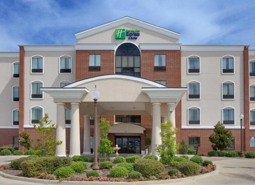 a rendering of the front of a hotel at Holiday Inn Express Hotel & Suites Ennis, an IHG Hotel in Ennis