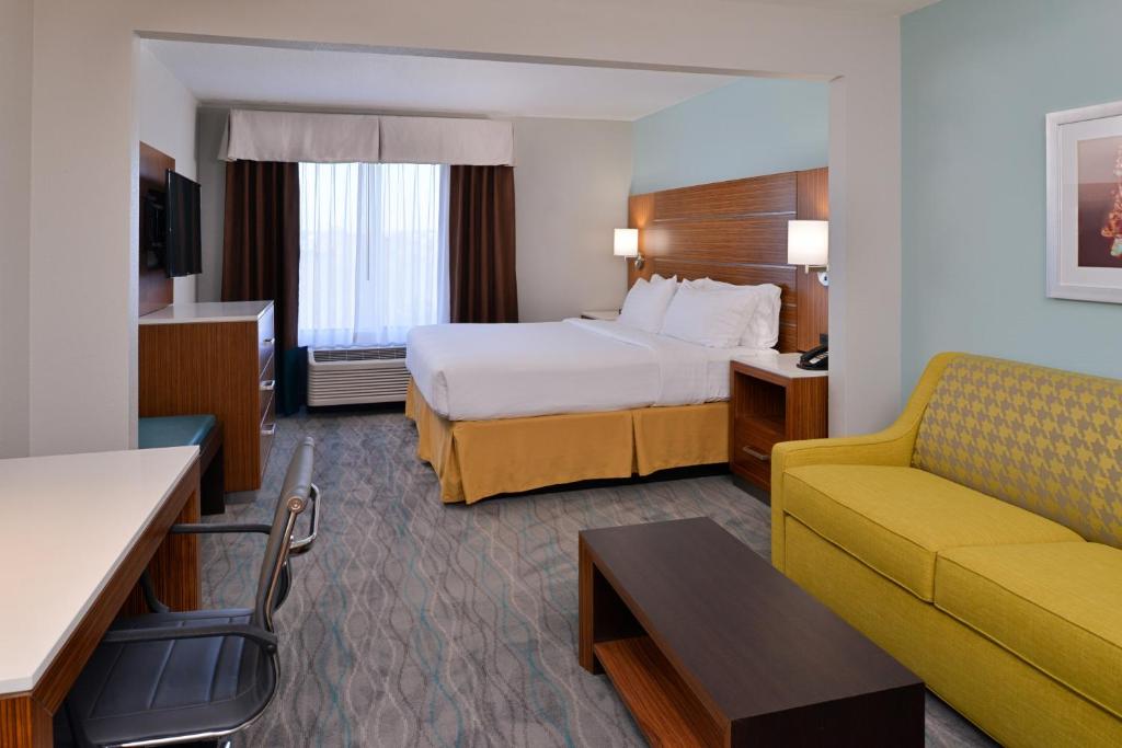 Holiday Inn Express & Suites Austin North Central, an IHG Hotel - King Suite - Non-Smoking