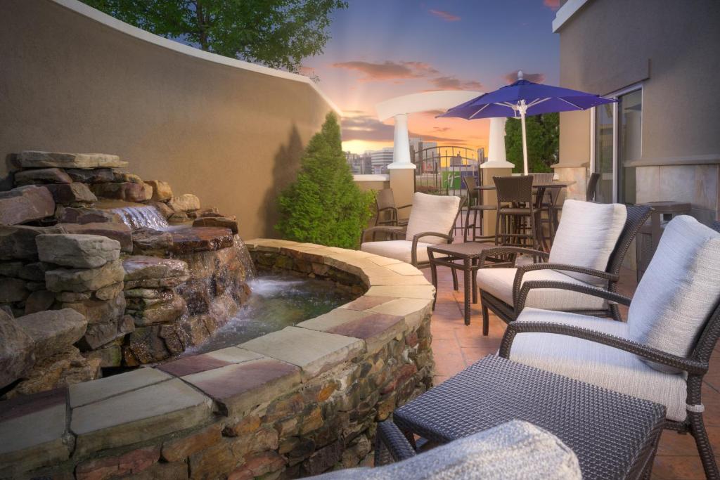 Holiday Inn Express Hotel & Suites Chattanooga Downtown by IHG photo