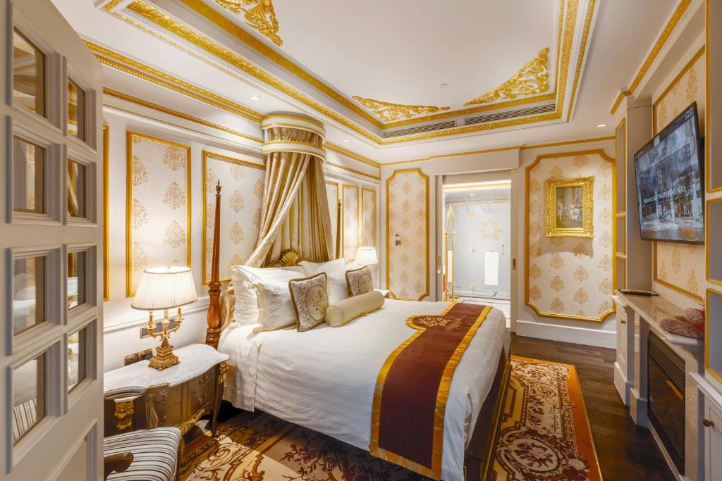 Royal Suite – High Tea Inclusive