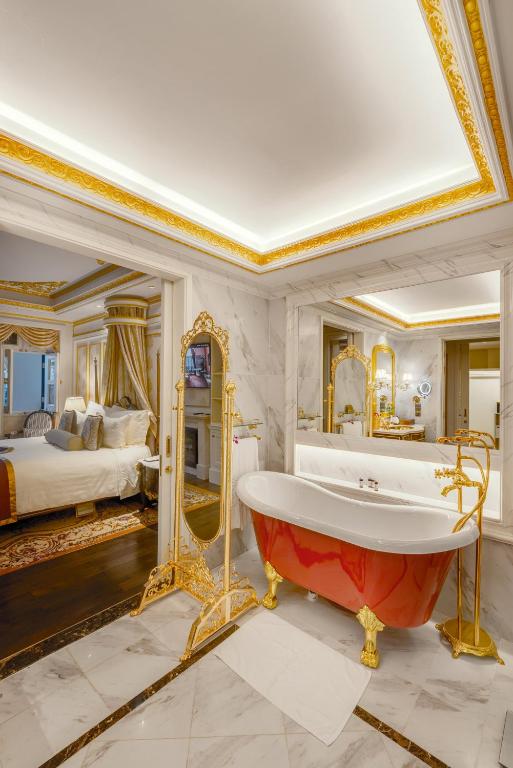 Royal Suite – High Tea Inclusive