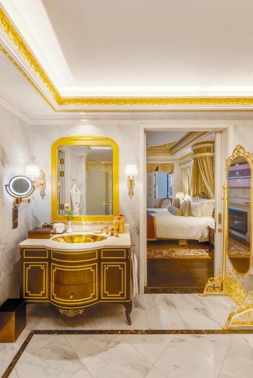 Royal Suite – High Tea Inclusive