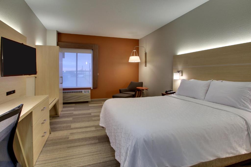 Holiday Inn Express Hotel & Suites Cedar Rapids I-380 at 33rd Avenue by IHG - Error