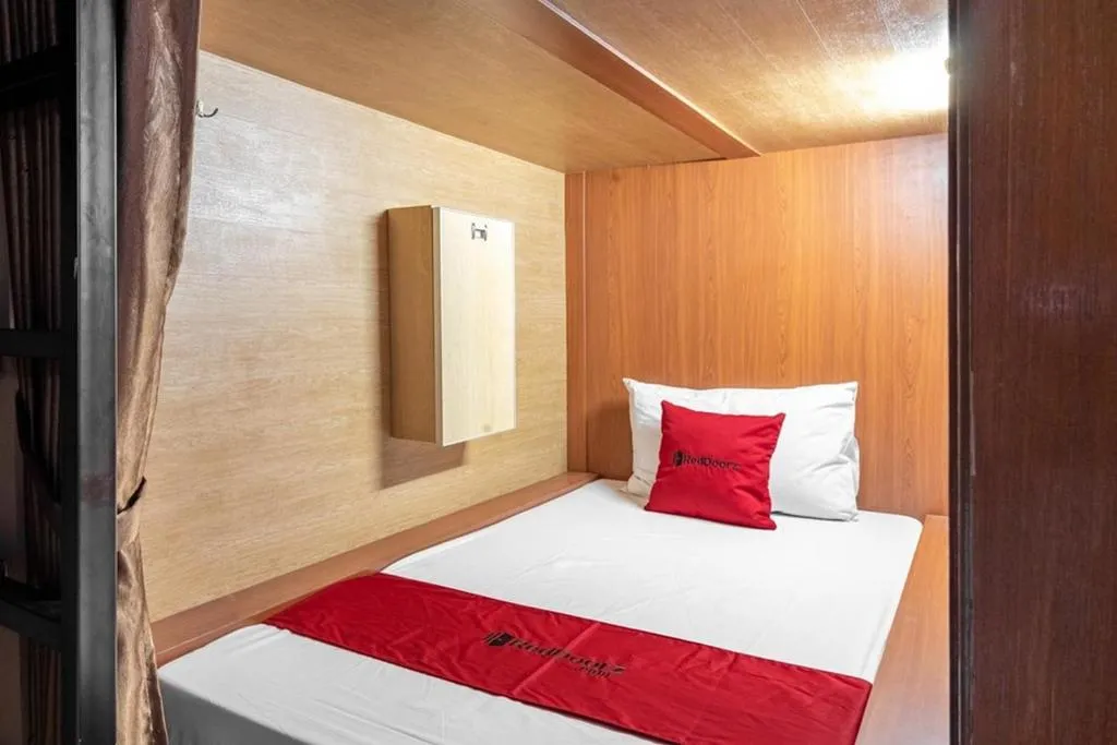 RedDoorz Hostel near LTC Glodok, Jakarta, Indonesia