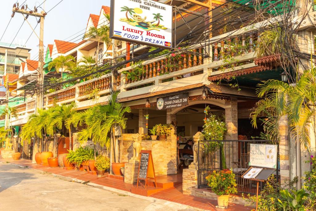 Chang Charlie Inn, Boutique - Resim 35