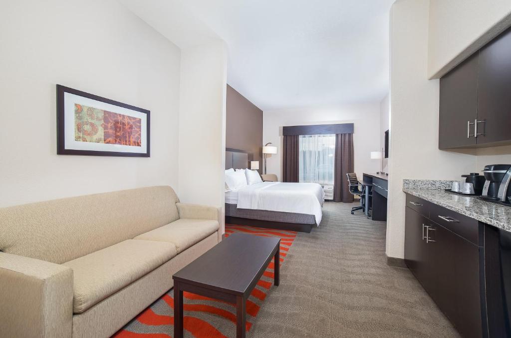 Holiday Inn Express Hotel & Suites Glasgow by IHG - Suite King