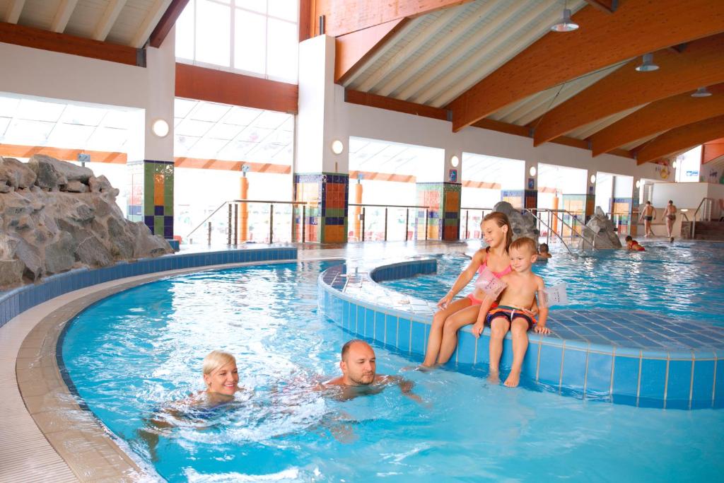 Bazén v ubytování Terme Zreče – Vile Terme Zreče nebo v jeho okolí