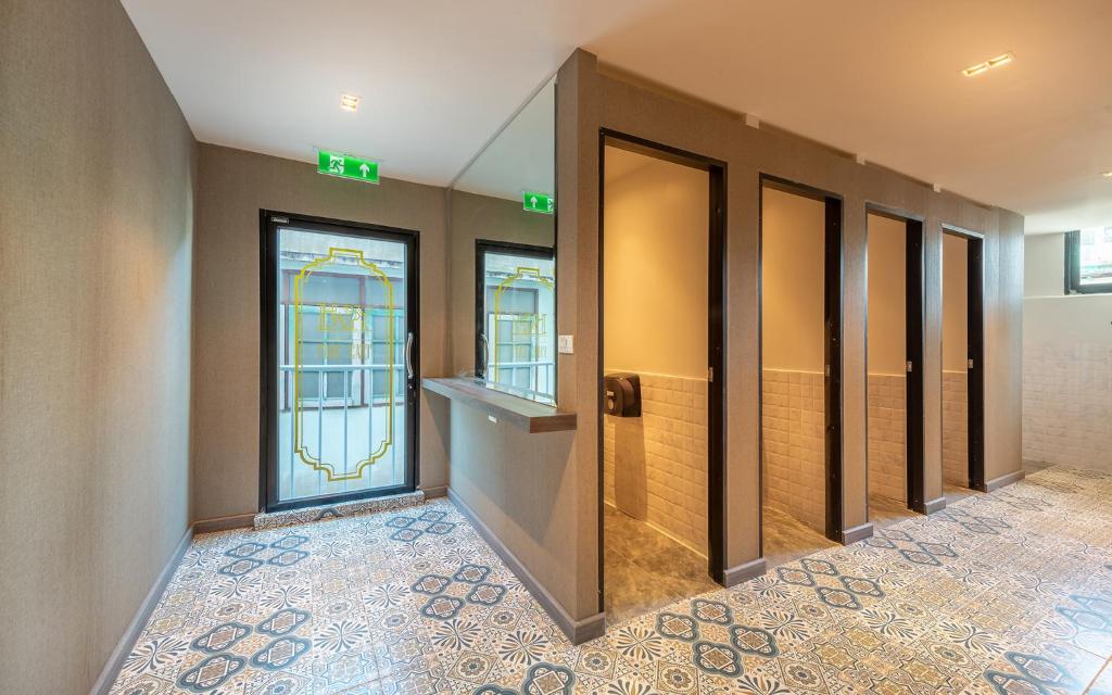 Happy Station Bangkok - 16