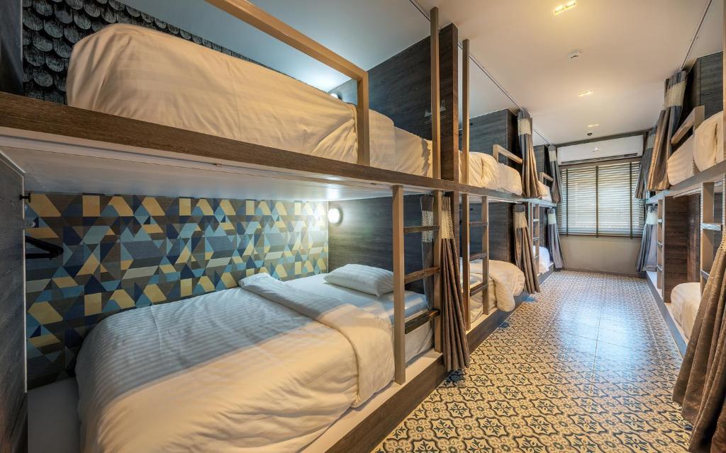 Happy Station Bangkok - 1