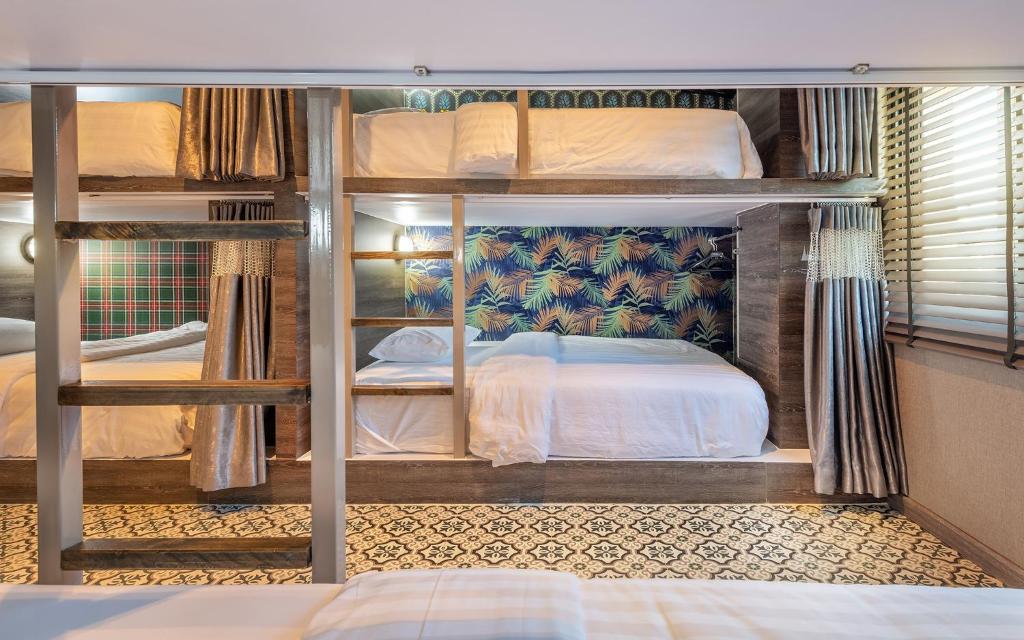 Happy Station Bangkok - 9