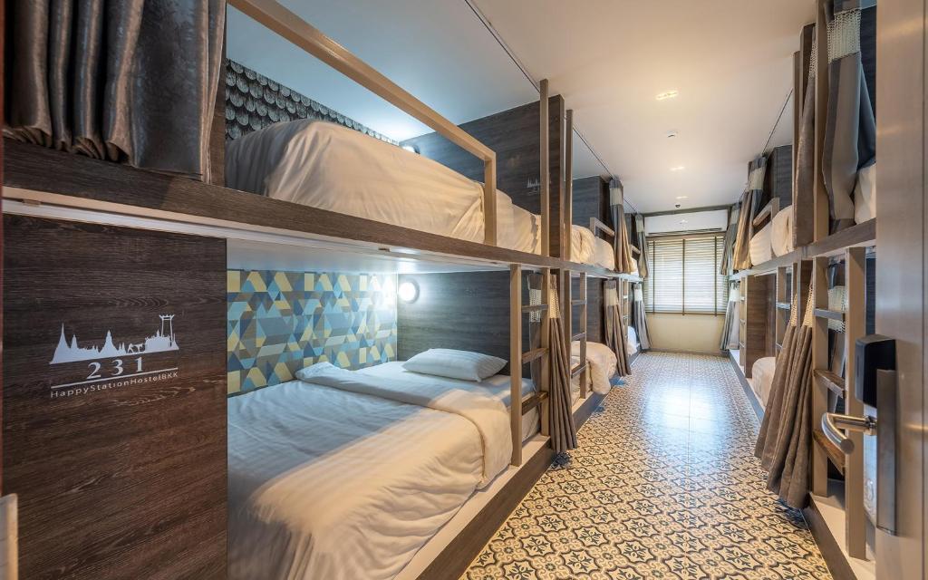 Happy Station Bangkok - 10