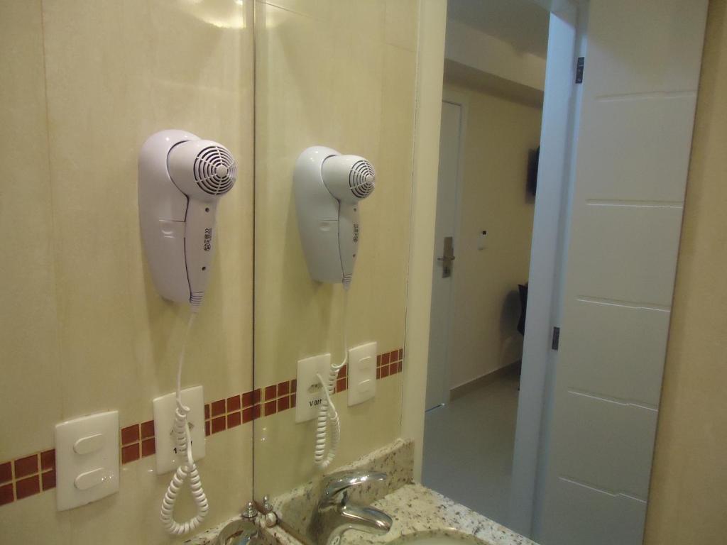 Quarto Triplo com 3 Camas de Solteiro