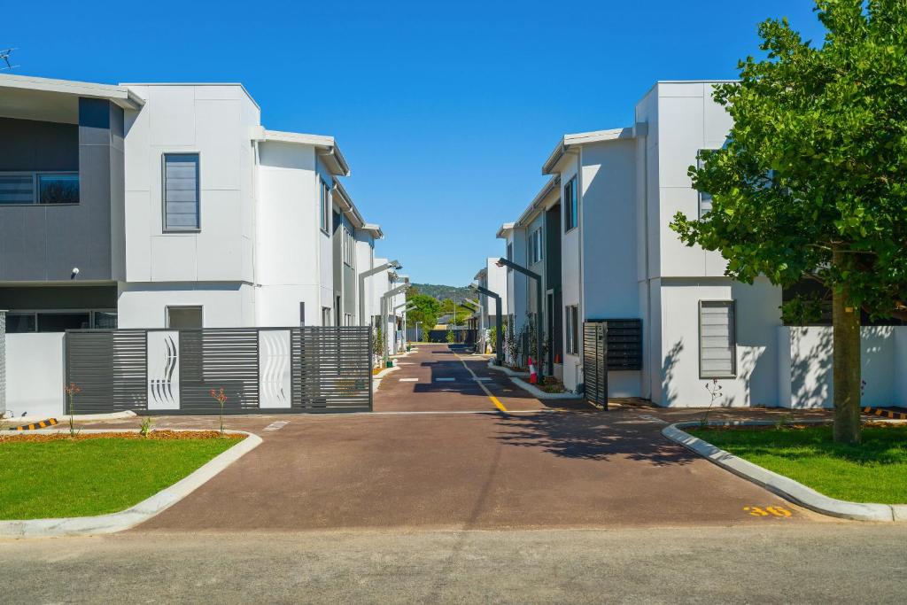 Merrifield Suites Lifestyle in Foothills - Housity