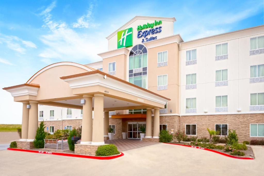 una representación de la parte delantera de un hotel en Holiday Inn Express Hotel & Suites Dallas West, an IHG Hotel, en Dallas