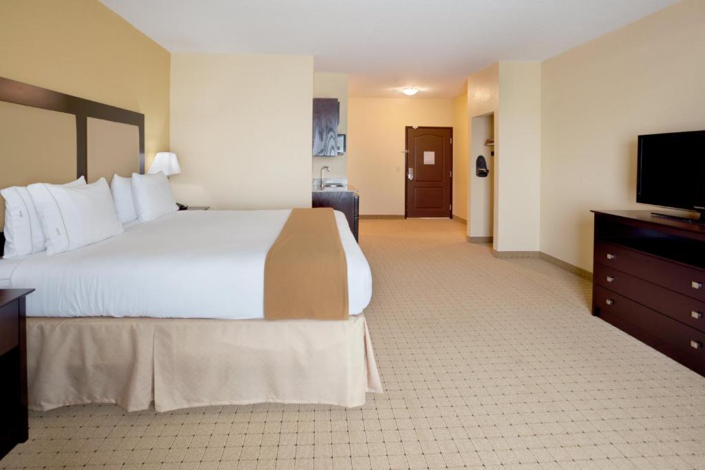 Postel nebo postele na pokoji v ubytování Holiday Inn Express Georgetown by IHG