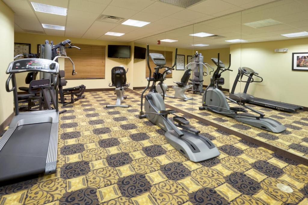Fitness centrum a/nebo fitness zařízení v ubytování Holiday Inn Express Georgetown by IHG
