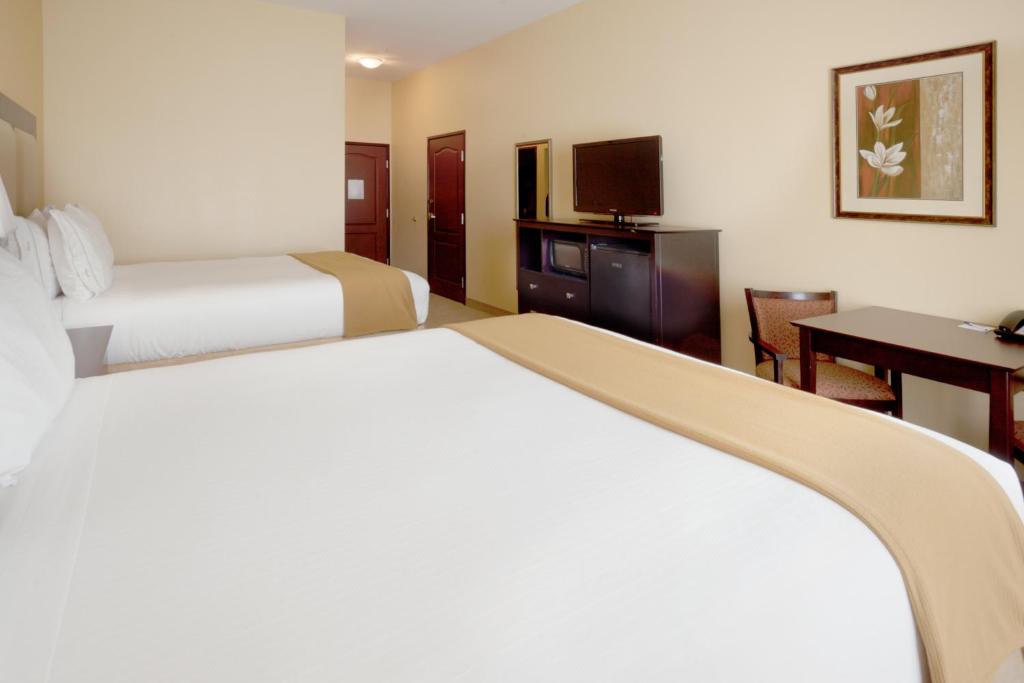 Postel nebo postele na pokoji v ubytování Holiday Inn Express Georgetown by IHG