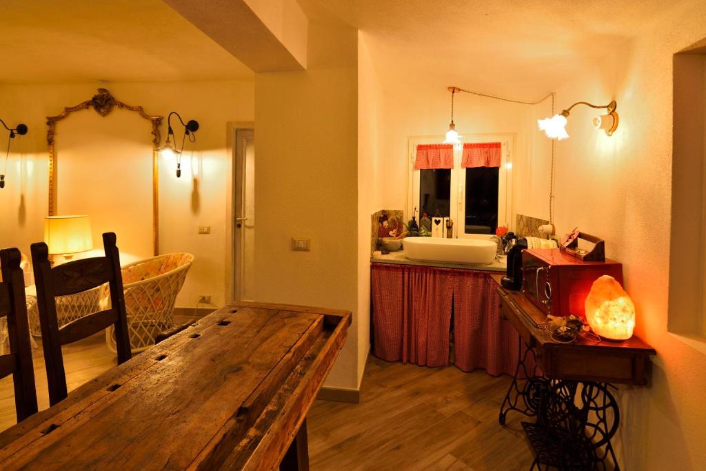Kuchyň nebo kuchyňský kout v ubytování Il Borgo del Castello