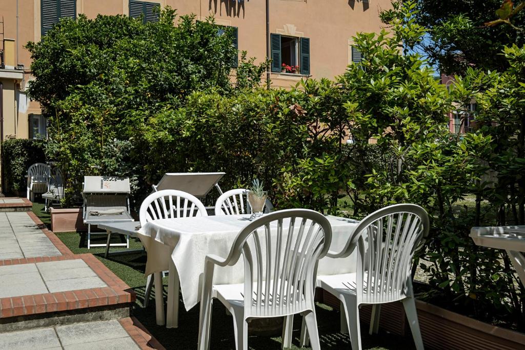 Сад в Hotel Due Mari