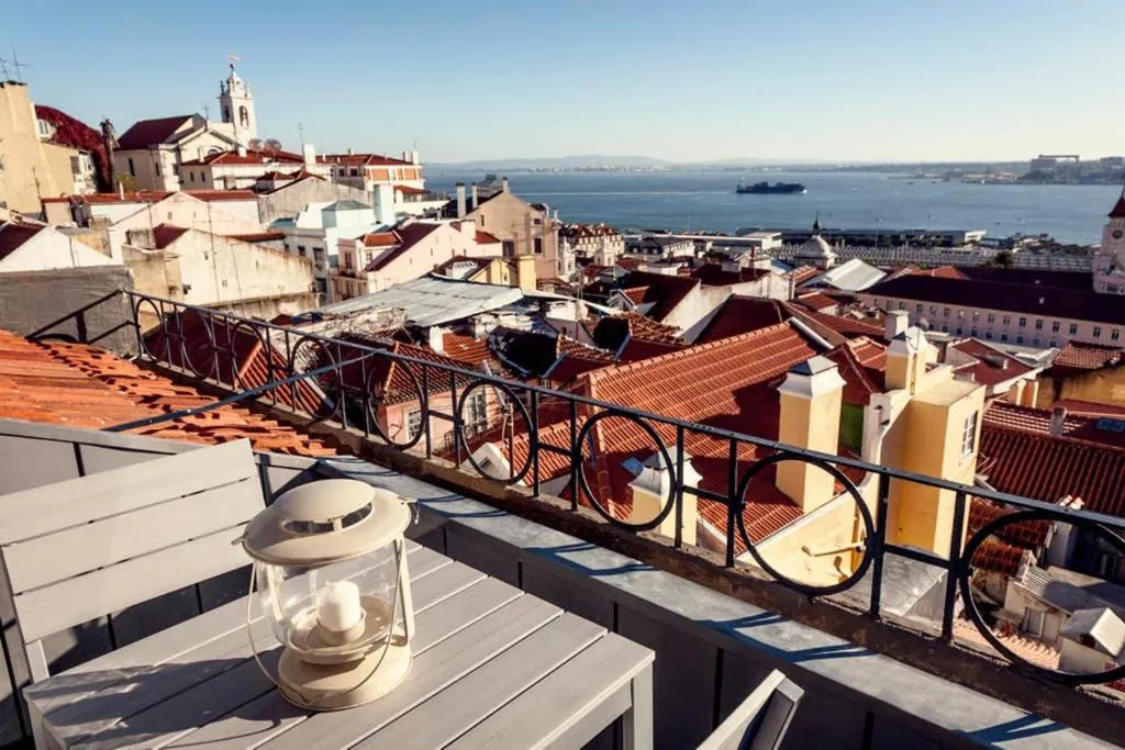 Fantástico Terraço sobre o Tejo, Lisabona, Portugalia