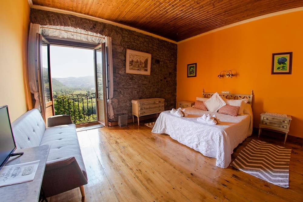 Agroturismos Agroturismo La Casona de Belmonte en Oviñana, Asturias
