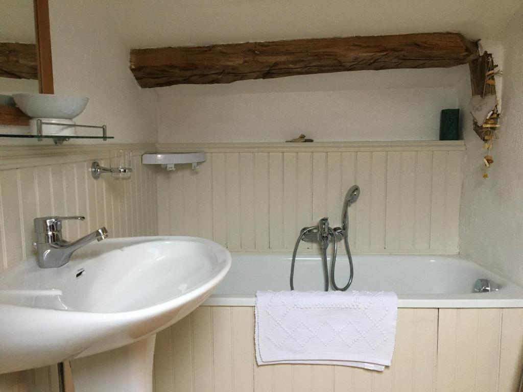 Koupelna v ubytování Pérard Chambres D’Hotes