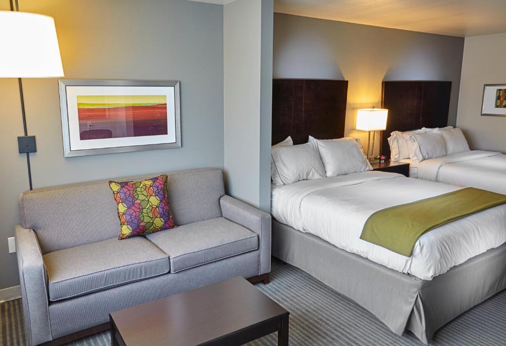 Holiday Inn Express and Suites Tahlequah by IHG - Suite Met 2 Queensize Bedden