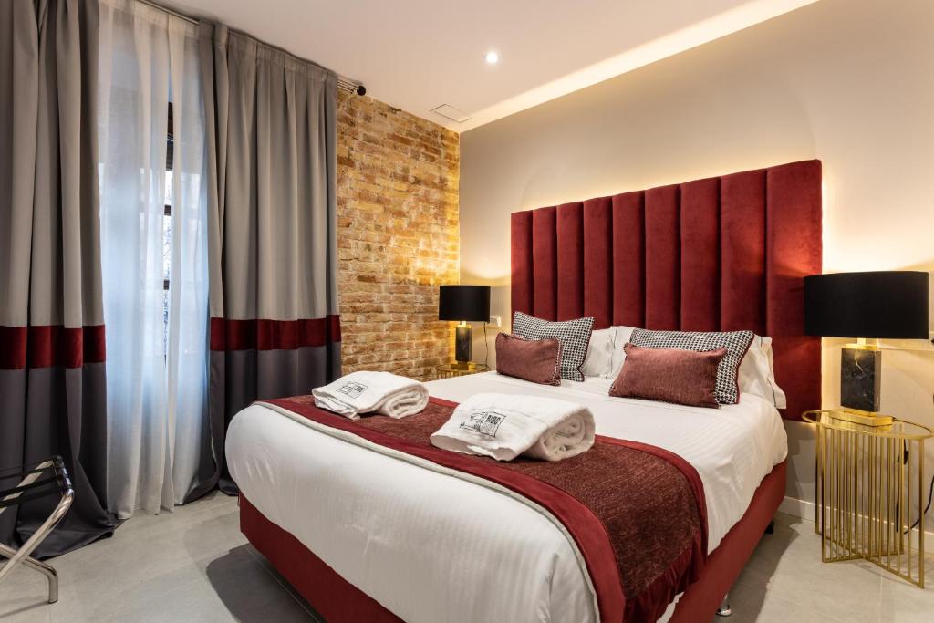 BiBo Suites Plaza Nueva - Superior One Bedroom Apartment