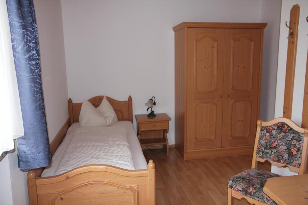 Ute's Pension - Single Room