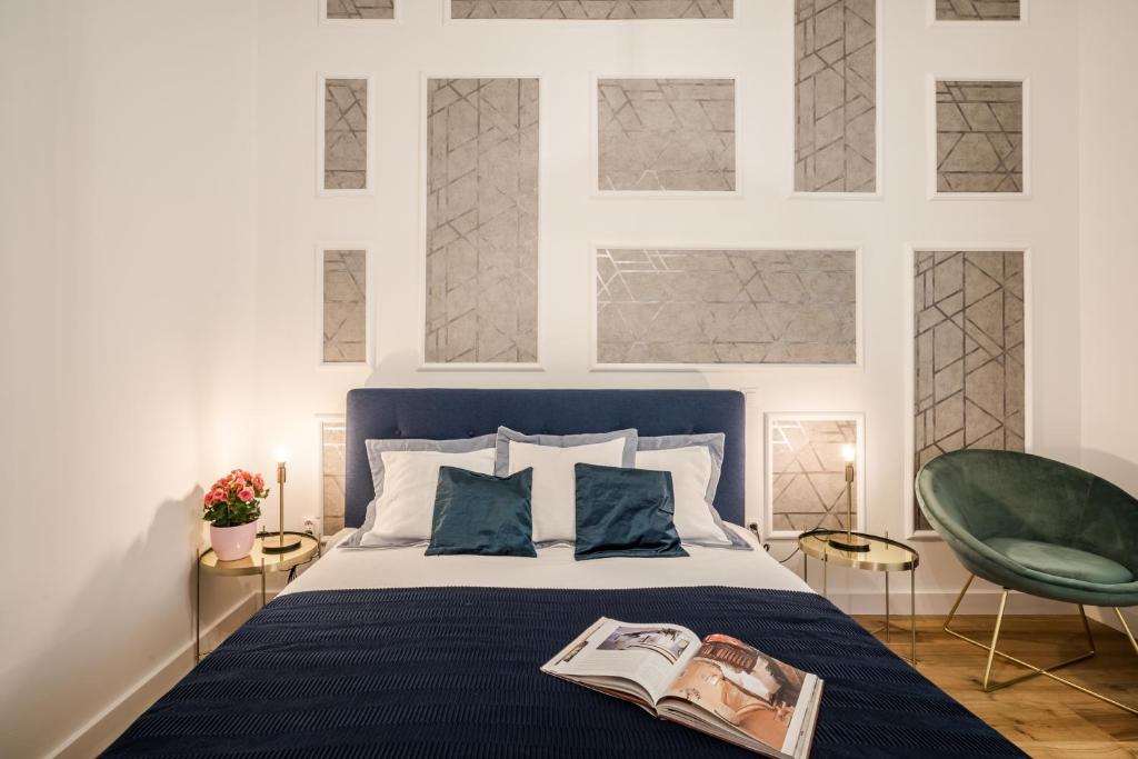 Posteľ alebo postele v izbe v ubytovaní BpR KYANIT Design Apartments with A/C