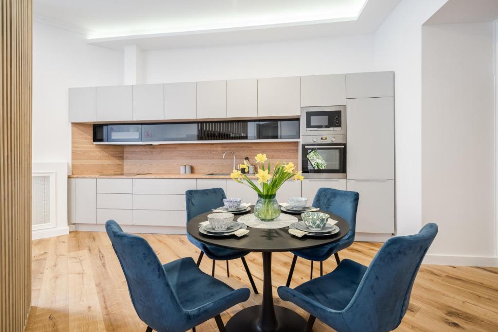 Kuchyňa alebo kuchynka v ubytovaní BpR KYANIT Design Apartments with A/C
