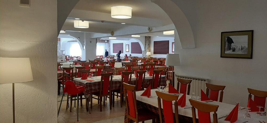 Restauracja lub miejsce do jedzenia w obiekcie Paradiso Aremogna