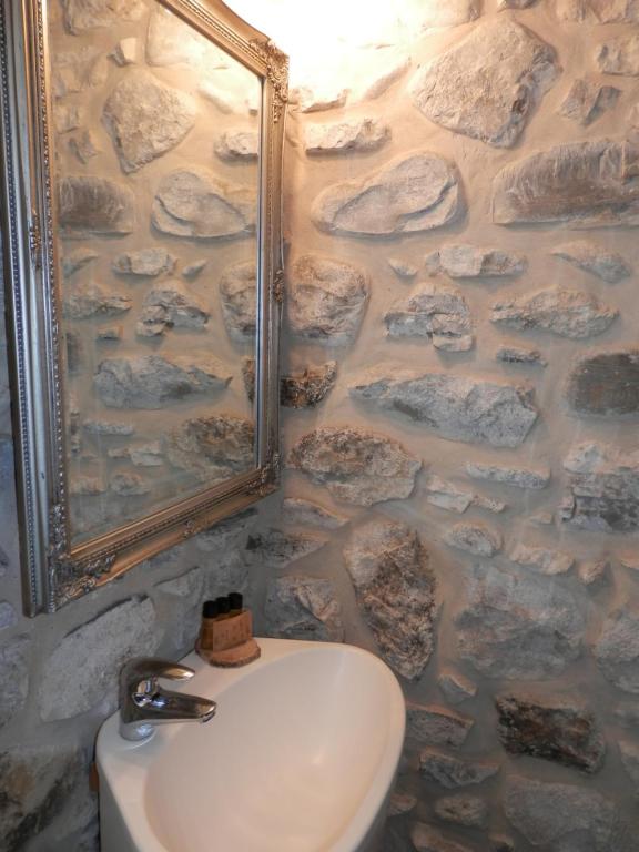 Koupelna v ubytování Hôtel La Caravelle