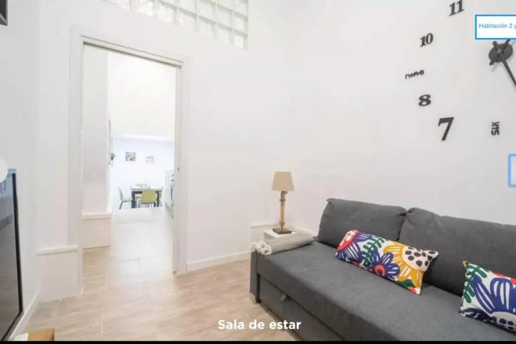 New apartment between Atocha Station & Puerta del Sol, Madrid, Spania