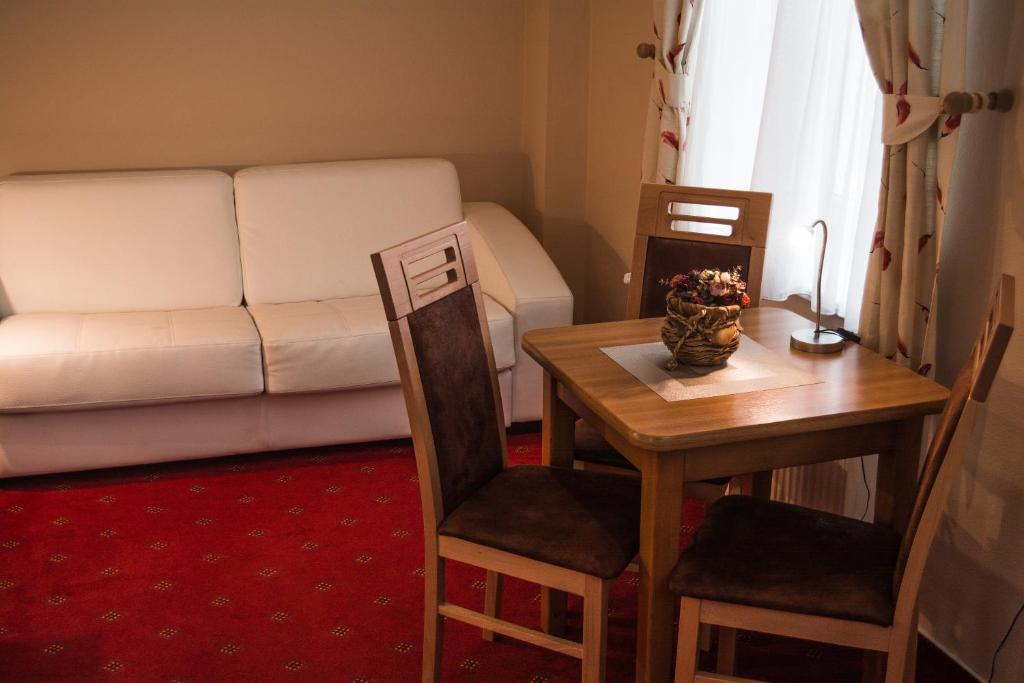 A seating area at Hotel Roháč