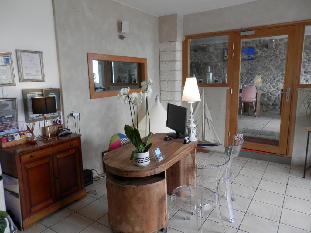 Fotografie z fotogalerie ubytování Hôtel La Caravelle v destinaci Ciboure