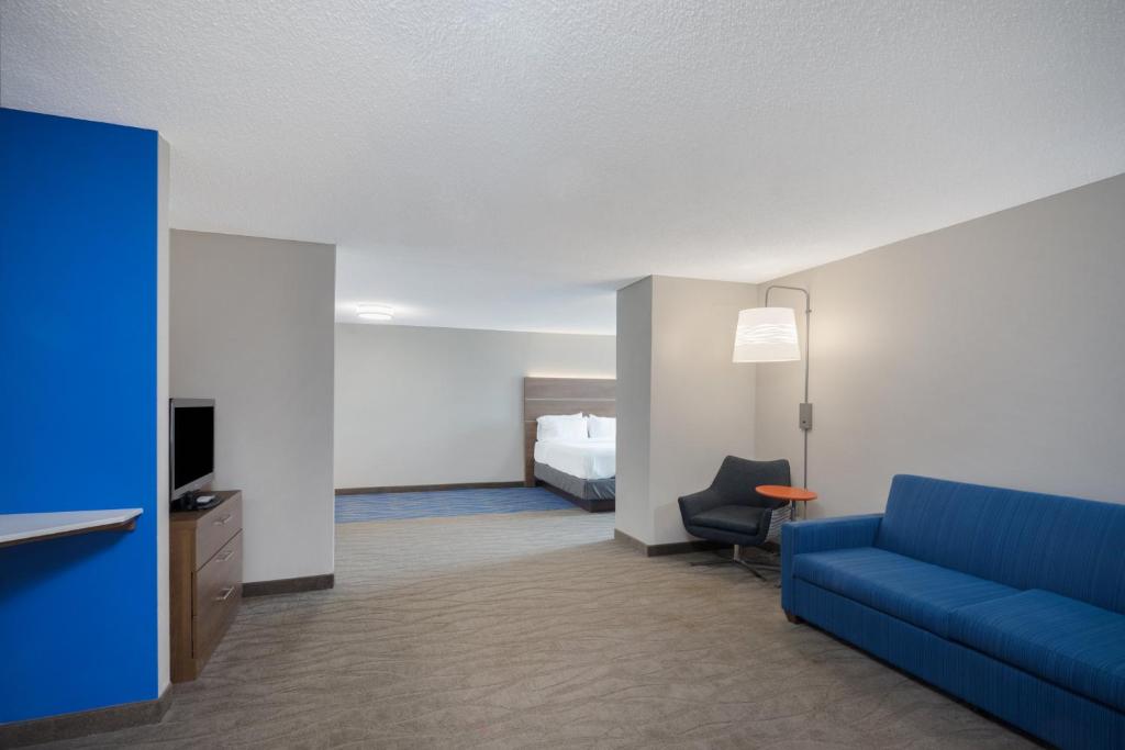 Holiday Inn Express Hotel & Suites Frankfort by IHG photo