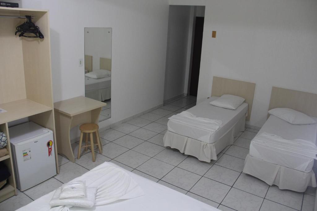  Oasis Chartouni Hotel