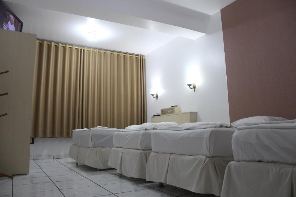  Oasis Chartouni Hotel