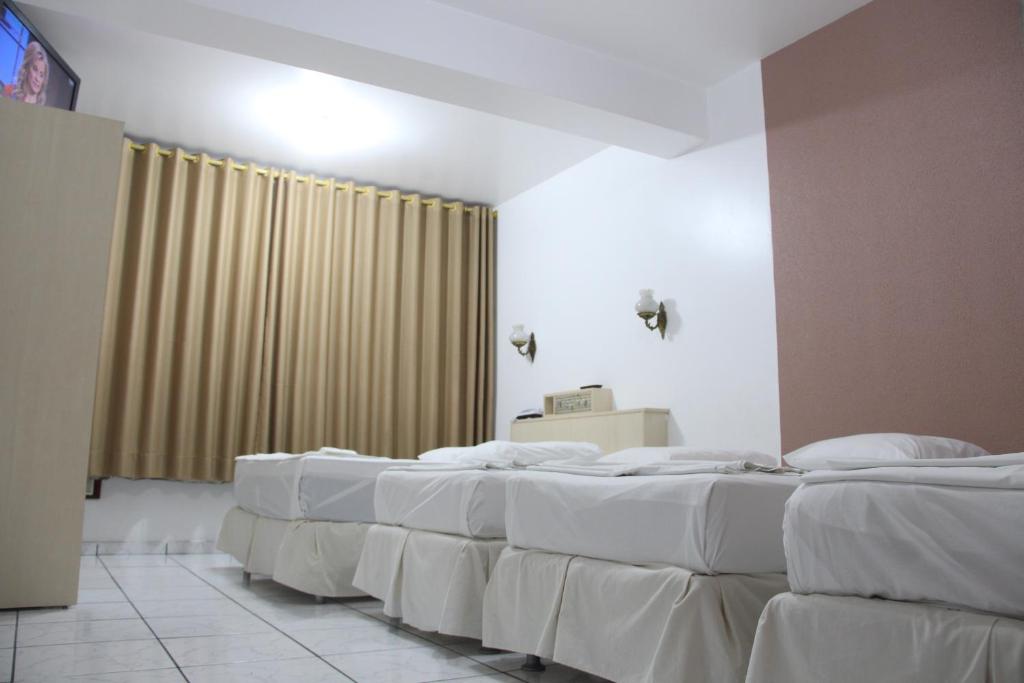  Oasis Chartouni Hotel