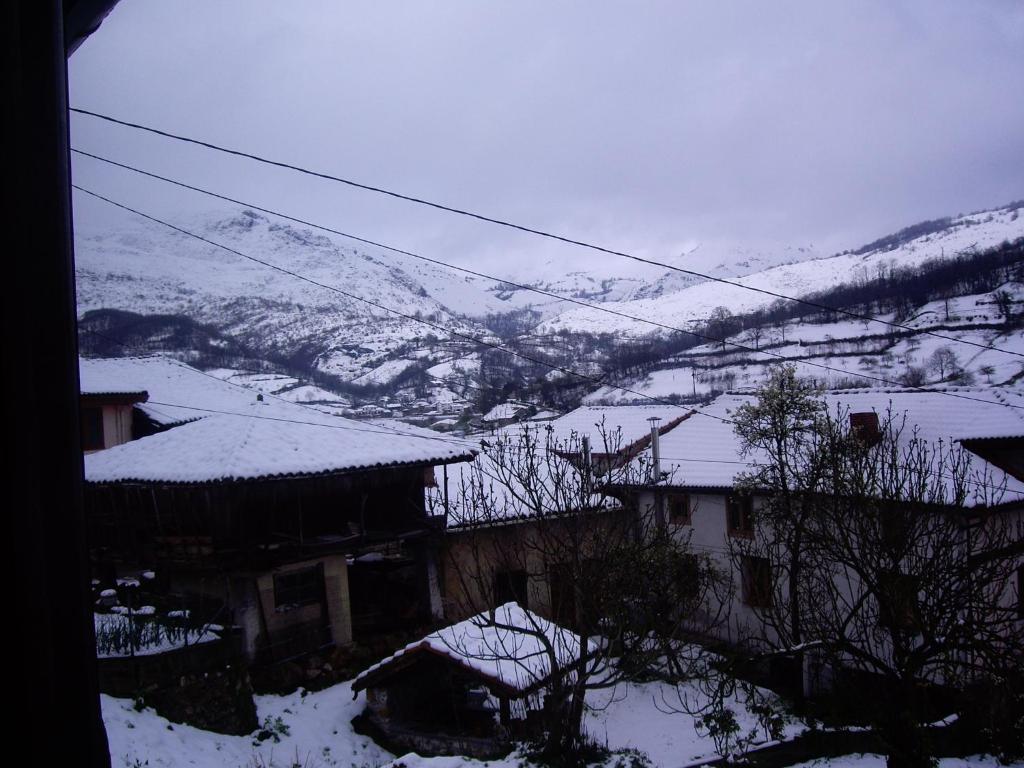 Casa de Aldea El Torrexon during the winter