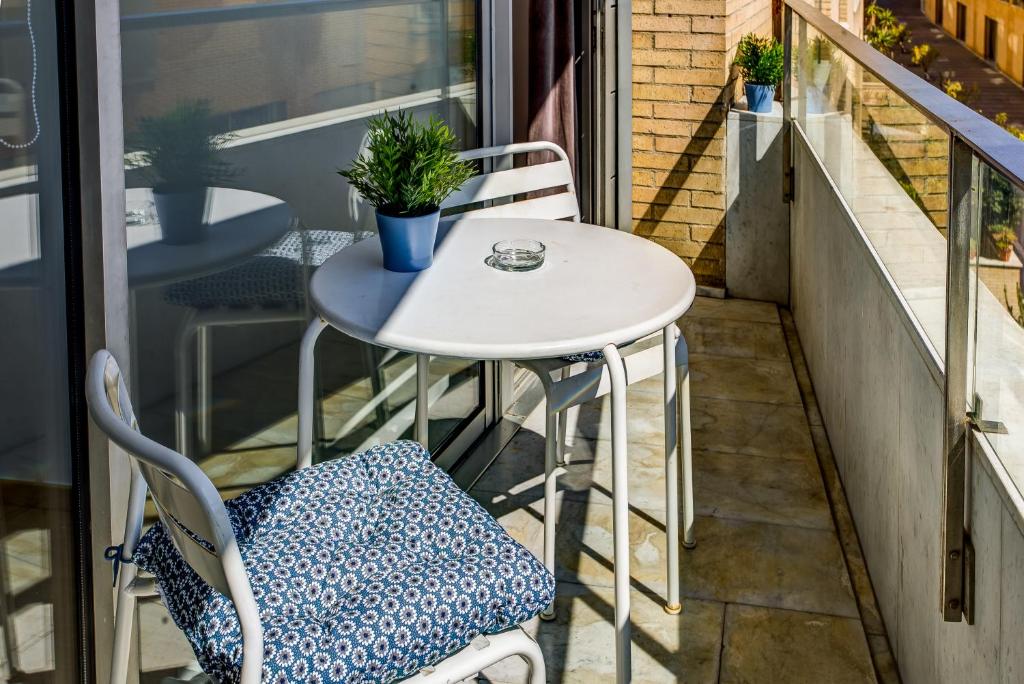 Balkón nebo terasa v ubytování Lodging Apartments Beach Apartment Villa Olimpica
