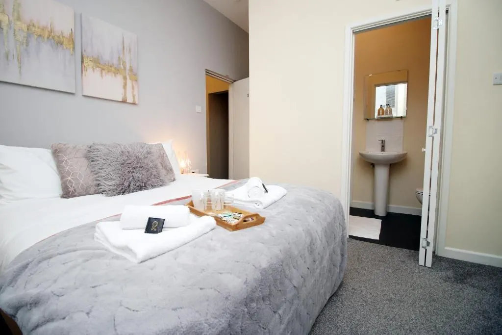 Boutique Guest House FREE WI-FI ENSUITE CENTRAL, Cwmbran, United Kingdom